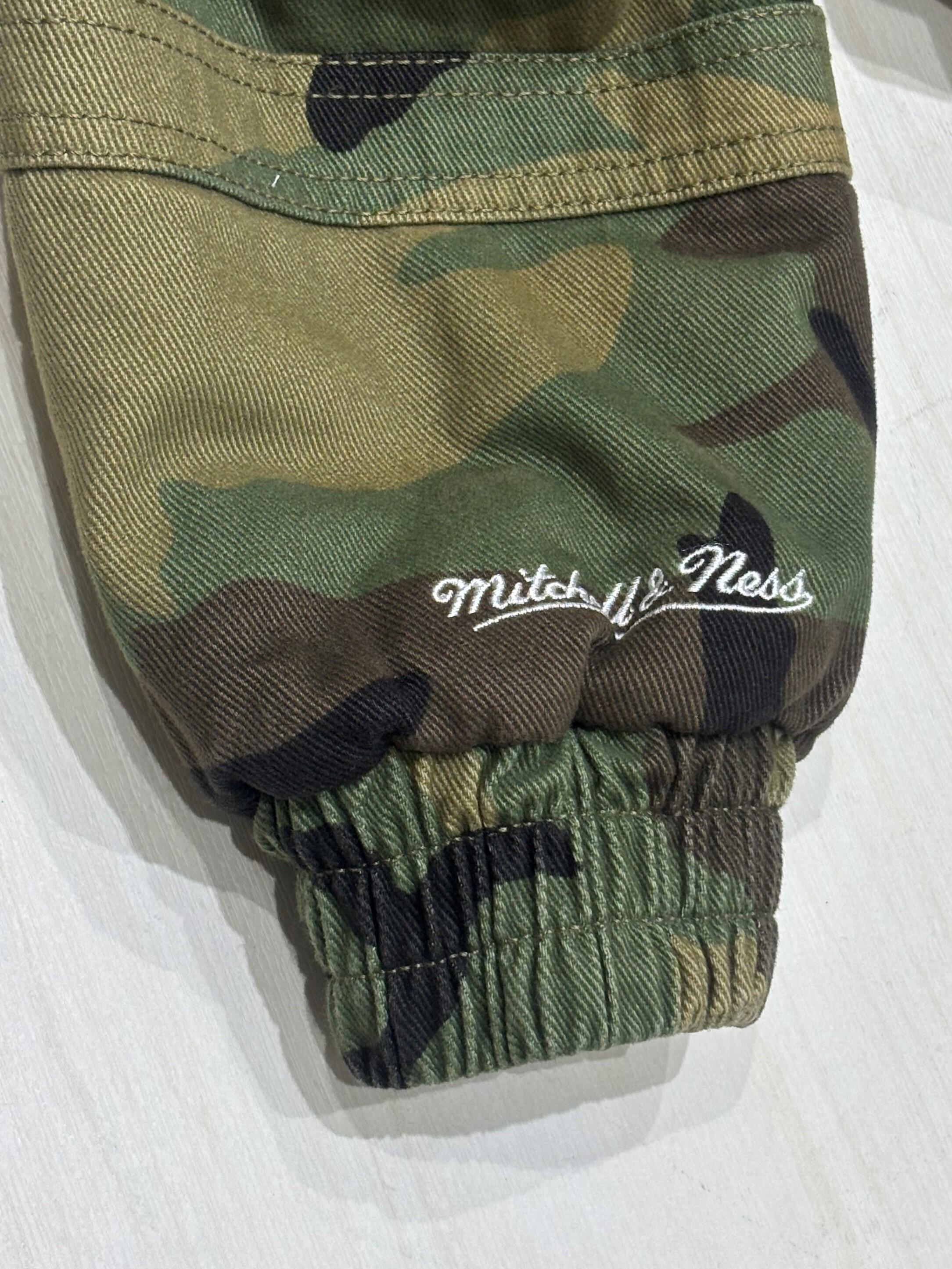 Supreme 迷彩柄 ナイロンジャケット Supreme】存在感抜群の迷彩アウター｜【公式】ブランド古着・中古通販